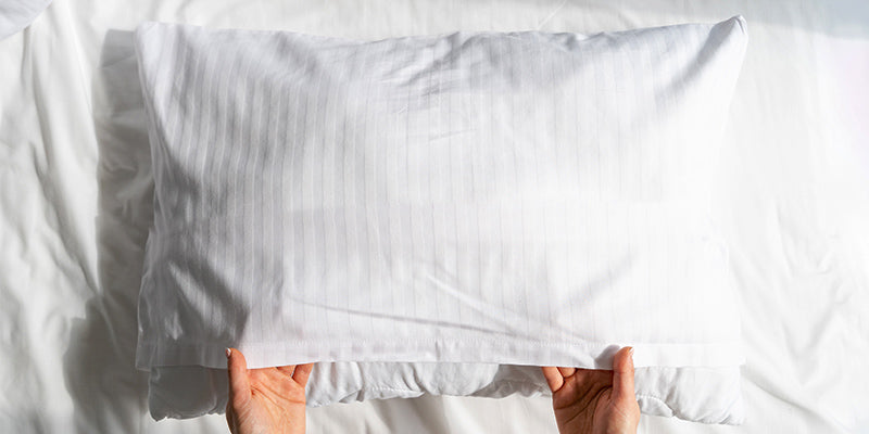 まくらのお手入れが不安な方必見!目に見えない汚れを落とすには?正しい洗い方&干し方をプロが丁寧に解説