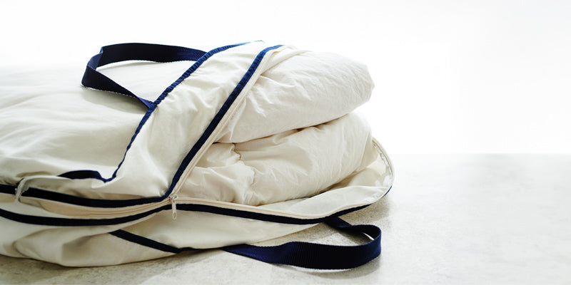 春に羽毛ふとんをしまうべき気温やタイミングは?ふとんの衣替え時にやるべきお手入れと羽毛を傷めない収納のコツを解説