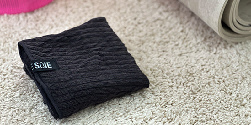 オールシーズン快適なネックウォーマー。首元から温めて、心も体もリラックス。