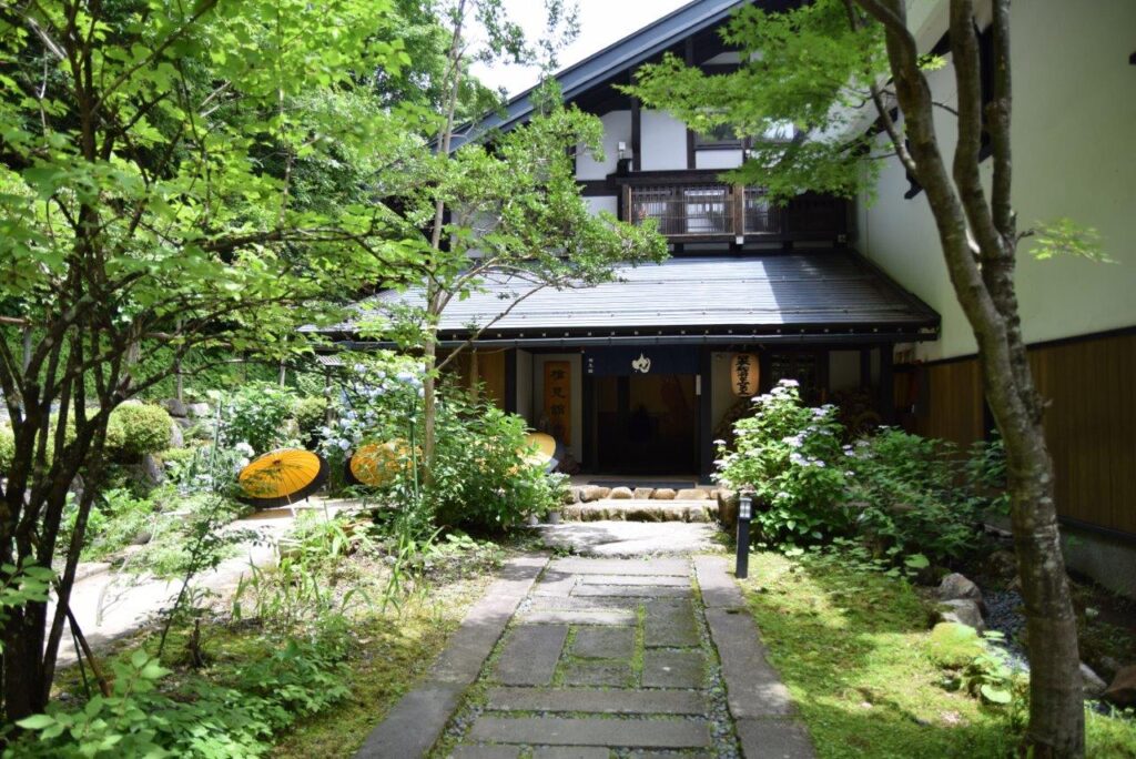 奥飛騨温泉郷・新穂高温泉<br>槍見館 様