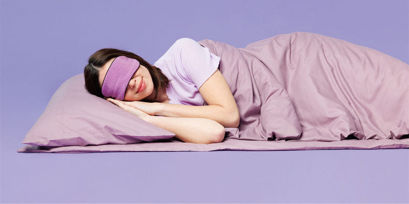 横向き寝の不調はまくらが原因?快適横向き寝 まくらの選び方|快眠環境をサポートする「オーダーメイド枕」と「抱きまくら」