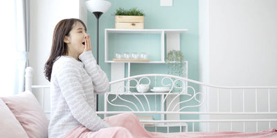 「寝ても寝ても眠い」原因と対策