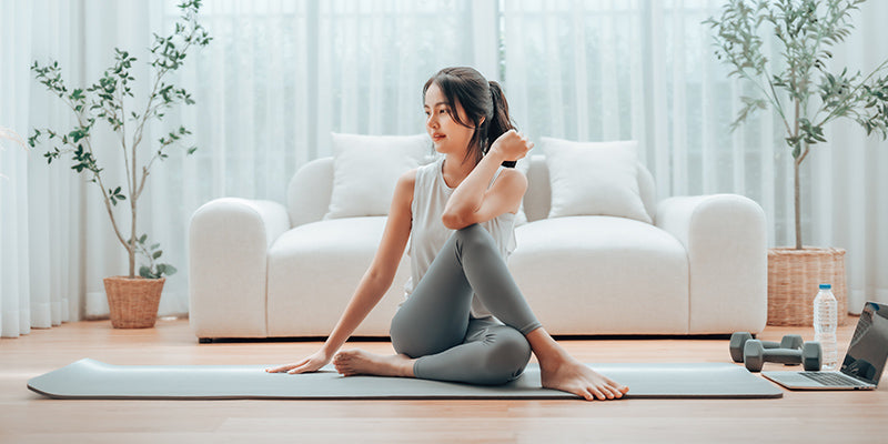 眠れない夜に効く！不眠改善をサポートする3つのポーズ